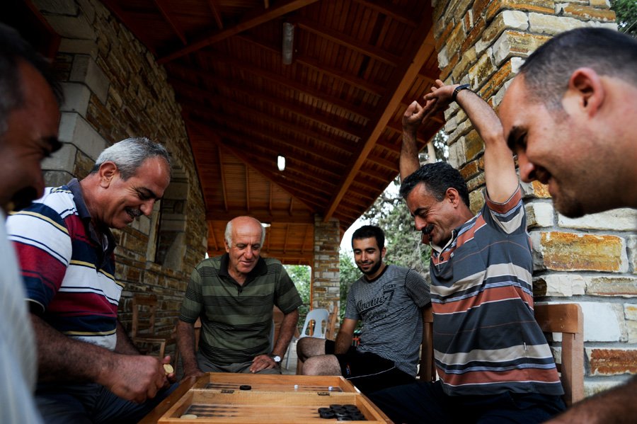 Ohannes Playing Backgammon